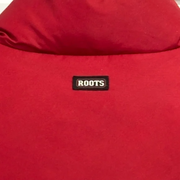 Roots men's red duck down & feather filled zip and snap closure vest size M - Picture 8 of 16